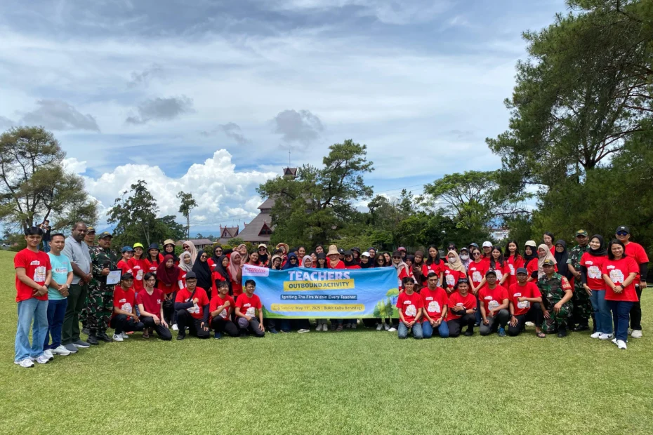 Teachers Outbound di bukit kubu berastagi