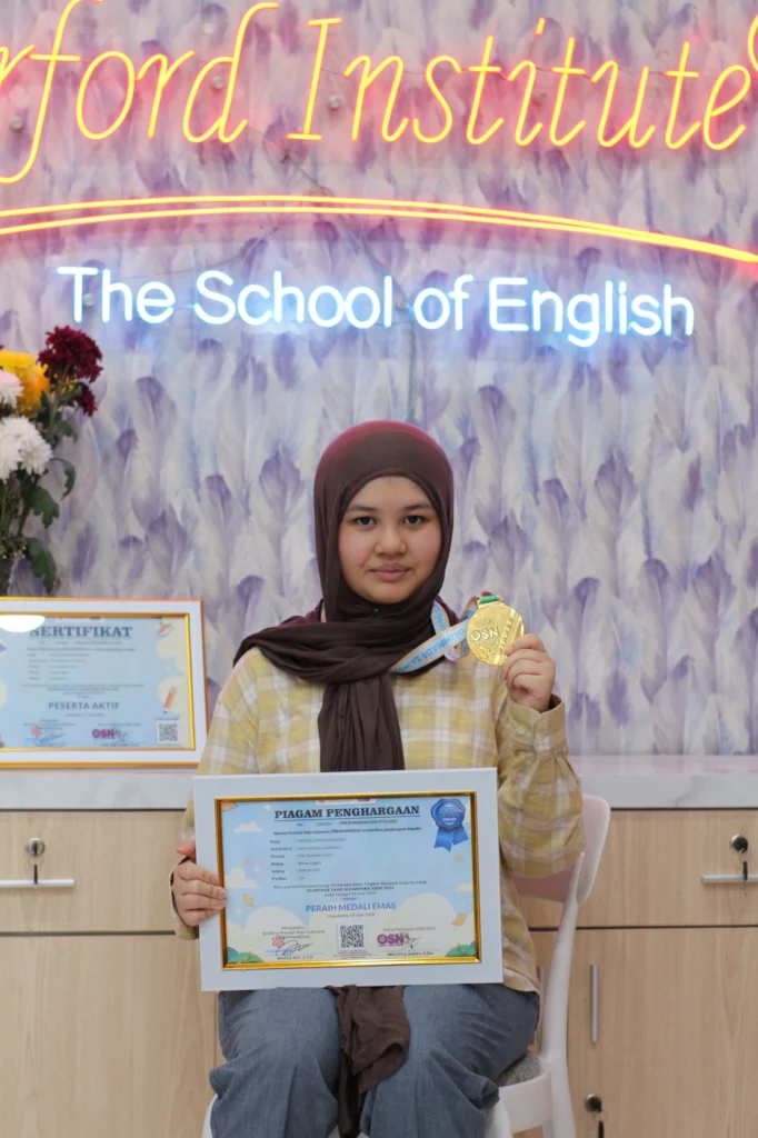 Arsyila Ghafar Pasaribu SMP Harapan 3 Medan juara 1 OSN Bahasa Inggris 2025